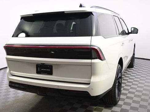 New 2026 Lincoln Navigator Reserve w/ Jet Appearance Package image 6