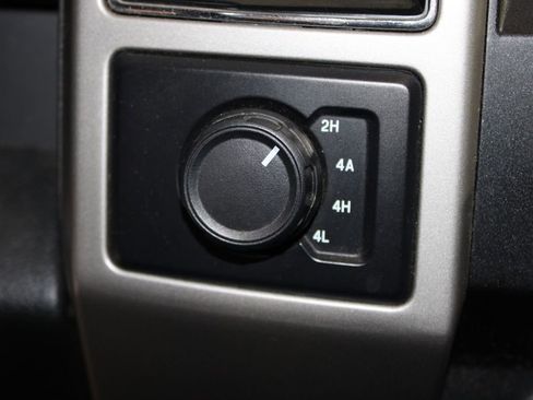 Used 2018 Ford F150 Lariat image 28