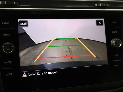 Used 2023 Volkswagen Tiguan SE image 36