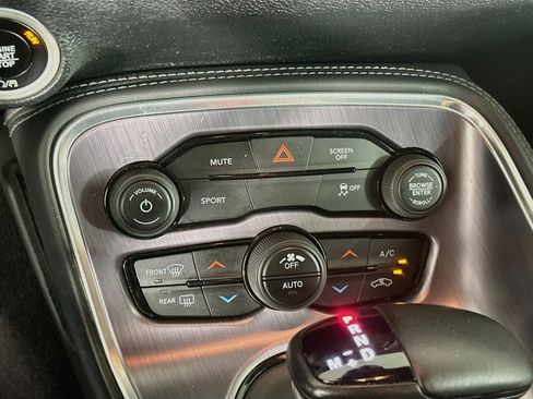 Used 2017 Dodge Challenger SXT RWD image 21