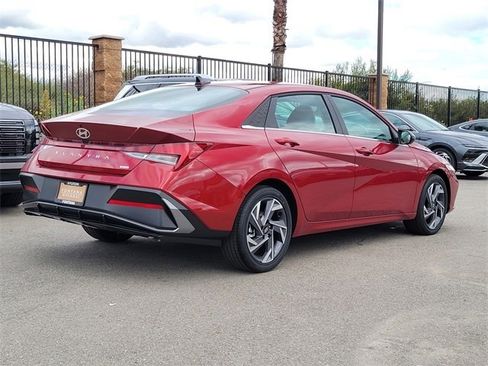 New 2025 Hyundai Elantra Limited image 2