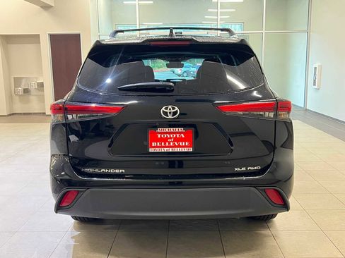 Certified 2023 Toyota Highlander XLE image 5