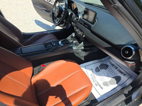 Certified 2022 MAZDA MX-5 Miata Grand Touring RWD image 16