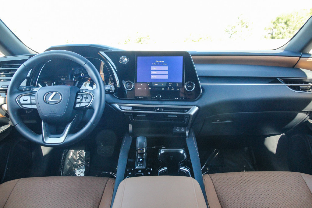 Certified 2025 Lexus RX 350 FWD w/ Accessory Package image 13