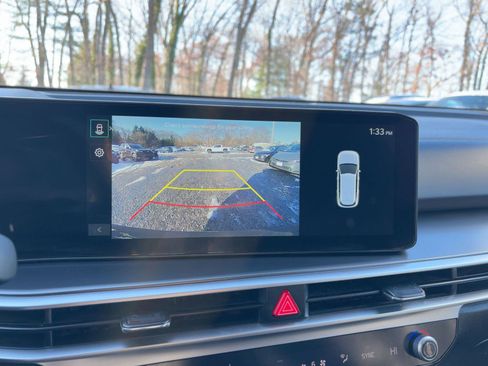 Used 2024 Kia Sorento S image 30