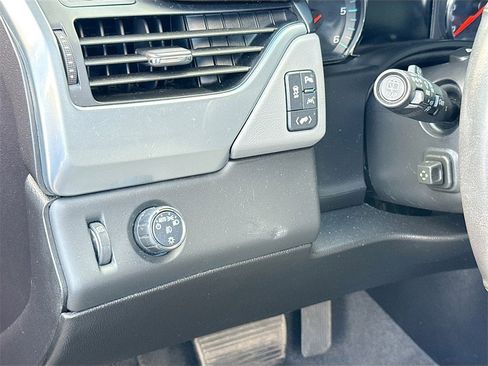 Used 2020 Chevrolet Suburban LT image 11