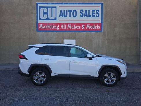 Used 2022 Toyota RAV4 XLE image 7