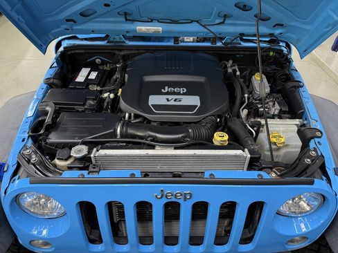 Used 2018 Jeep Wrangler Unlimited Sport S AWD/4WD image 8