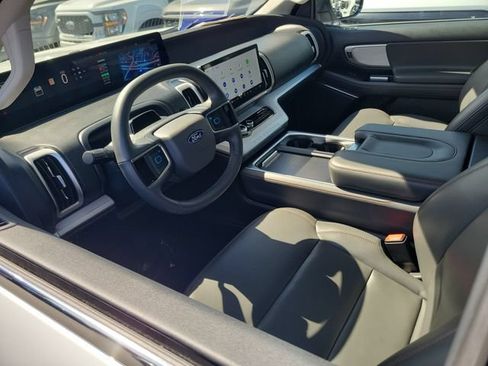 Certified 2025 Ford Expedition Max Active AWD/4WD image 3