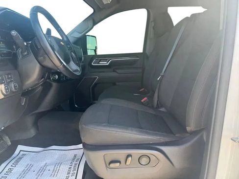 Used 2025 Chevrolet Silverado 2500 LT AWD/4WD image 13
