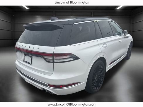 Certified 2025 Lincoln Aviator Black Label image 8
