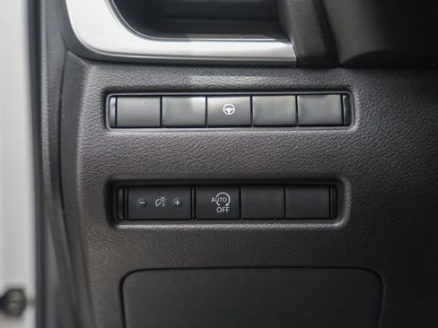 Used 2023 Nissan Rogue SV AWD/4WD image 36