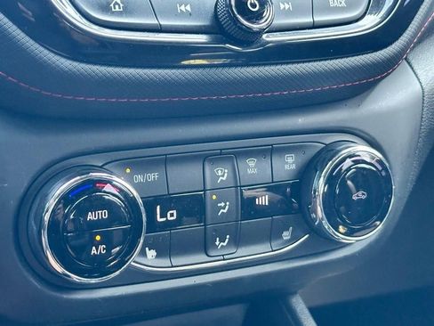 Used 2021 Chevrolet TrailBlazer RS w/ Technology Package FWD image 21