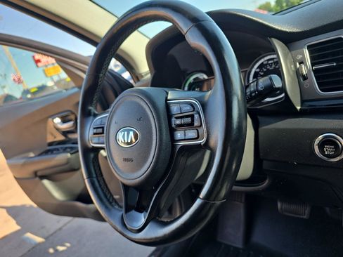 Used 2018 Kia Niro EX w/ EX Premium Package FWD image 13