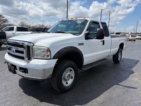 Used 2005 Ford F250 4x4 SuperCab Super Duty image 1