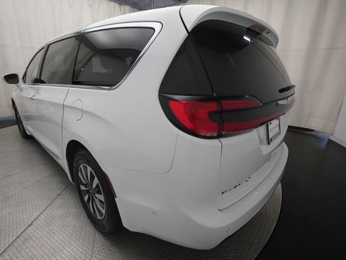 Used 2022 Chrysler Pacifica Limited FWD image 36