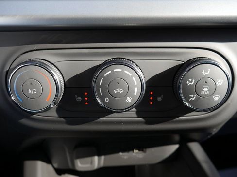 New 2026 Chevrolet Trax LS w/ LS Convenience Package image 17