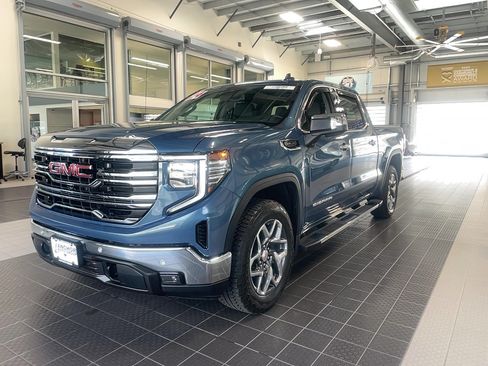 Used 2024 GMC Sierra 1500 SLT w/ SLT Premium Plus Package AWD/4WD image 3
