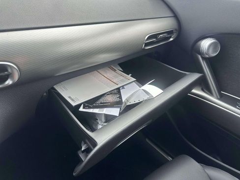 New 2025 Genesis GV60 Advanced image 32