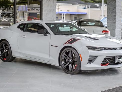 Used 2018 Chevrolet Camaro SS w/ Redline Edition RWD image 4