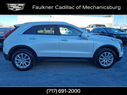 Certified 2023 Cadillac XT4 Luxury w/ Cold Weather Package image 7