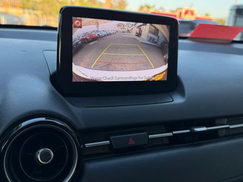 Used 2019 Toyota Yaris LE FWD image 34