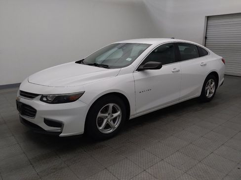 Used 2018 Chevrolet Malibu LS FWD image 2