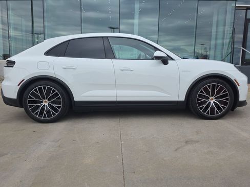 New 2026 Porsche Macan 4 Electric AWD/4WD image 8