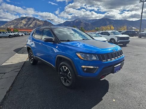 Used 2021 Jeep Compass Trailhawk image 3