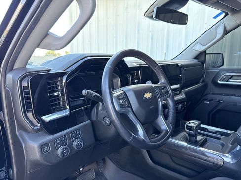 Used 2022 Chevrolet Silverado 1500 LTZ image 24