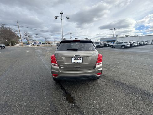 Used 2022 Chevrolet Trax LT w/ Sport Edition image 33