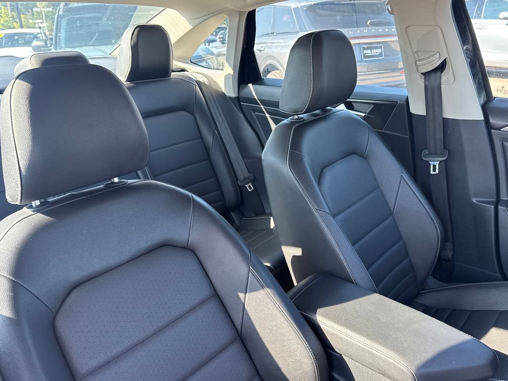 Used 2024 Volkswagen Jetta SE FWD image 28