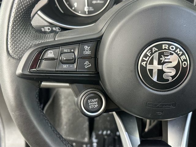 Used 2023 Alfa Romeo Stelvio Veloce AWD/4WD image 23