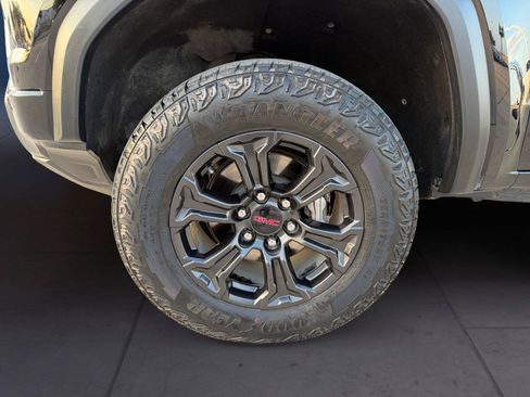 Used 2024 GMC Canyon Elevation w/ Elevation Premium Package RWD image 14