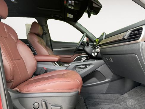 Used 2023 Kia Telluride EX w/ EX Captain's Chair Package FWD image 15