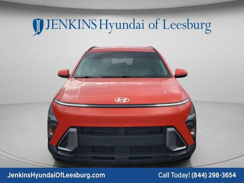 Used 2024 Hyundai Kona SEL w/ Convenience Package FWD image 4