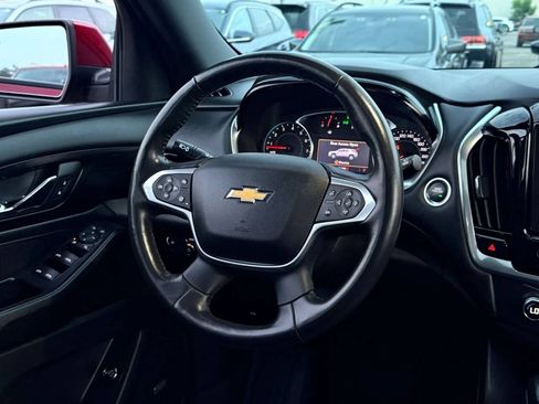 Used 2022 Chevrolet Traverse RS AWD/4WD image 19