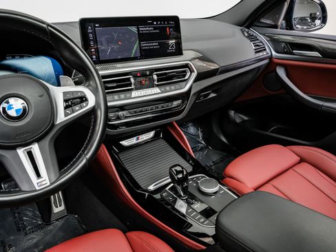 Used 2024 BMW X4 M40i w/ Shadowloine Package image 29