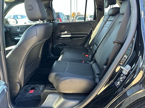 Used 2025 Mercedes-Benz GLB 250 4MATIC image 29