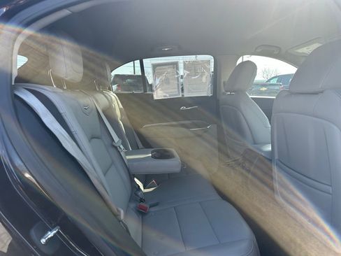 Used 2021 Cadillac XT4 Luxury w/ Cold Weather Package image 18