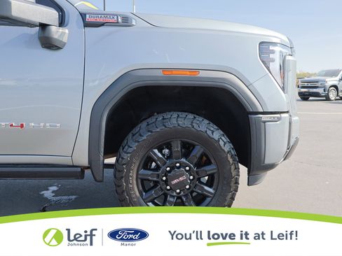 Used 2024 GMC Sierra 2500 AT4 w/ Technology Package image 10