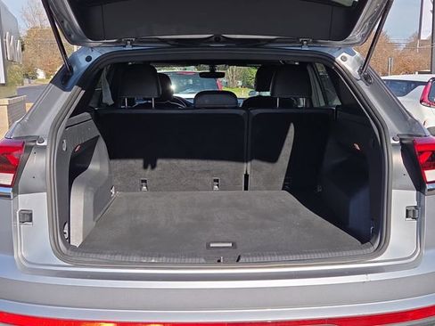 Used 2023 Volkswagen Atlas Cross Sport SE image 13