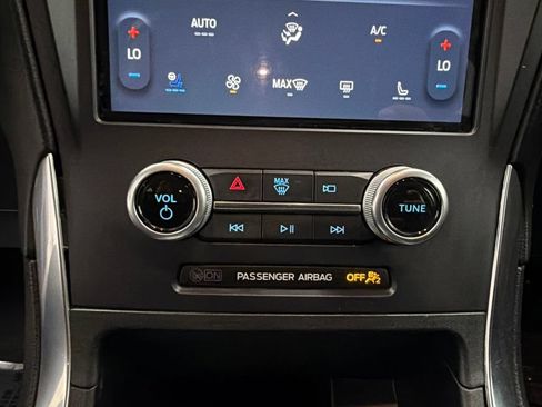 Used 2022 Ford Edge Titanium w/ Equipment Group 301A AWD/4WD image 19