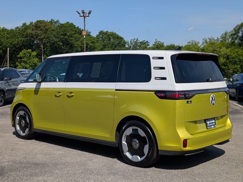 Used 2025 Volkswagen ID. Buzz Pro S Plus RWD image 7