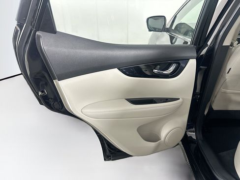 Used 2022 Nissan Rogue Sport SL image 25