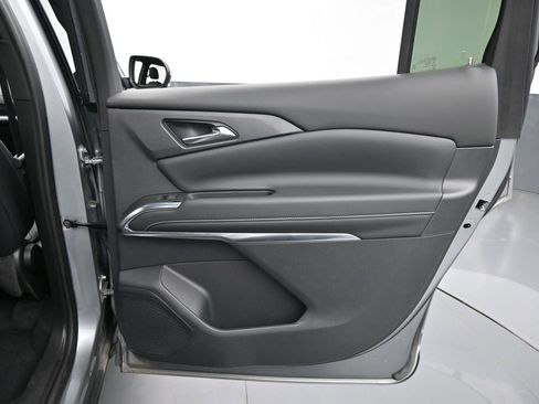 Used 2024 Chevrolet Traverse LT w/ Midnight/Sport Edition FWD image 38