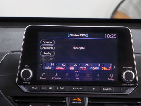 Used 2022 Nissan Altima 2.5 SR w/ Midnight Edition Package FWD image 19
