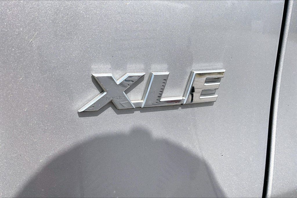Used 2019 Toyota RAV4 XLE FWD image 24
