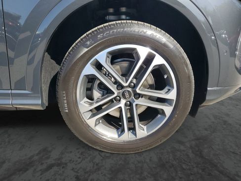 Used 2025 Audi Q5 Premium w/ Convenience Package AWD/4WD image 6
