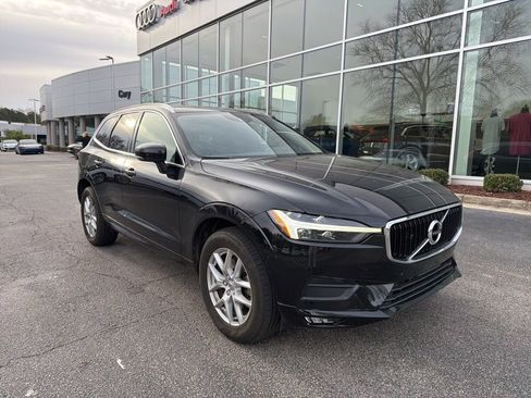Used 2021 Volvo XC60 T5 Momentum image 7